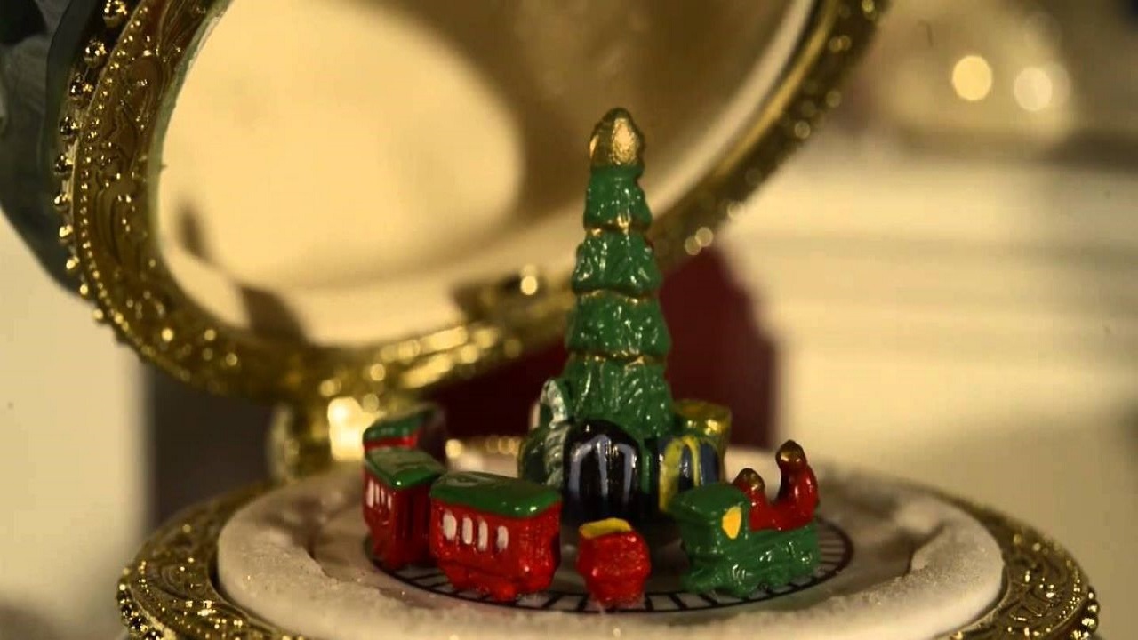 The Art of Gifting: Shop Christmas Music Box at Ferrisland